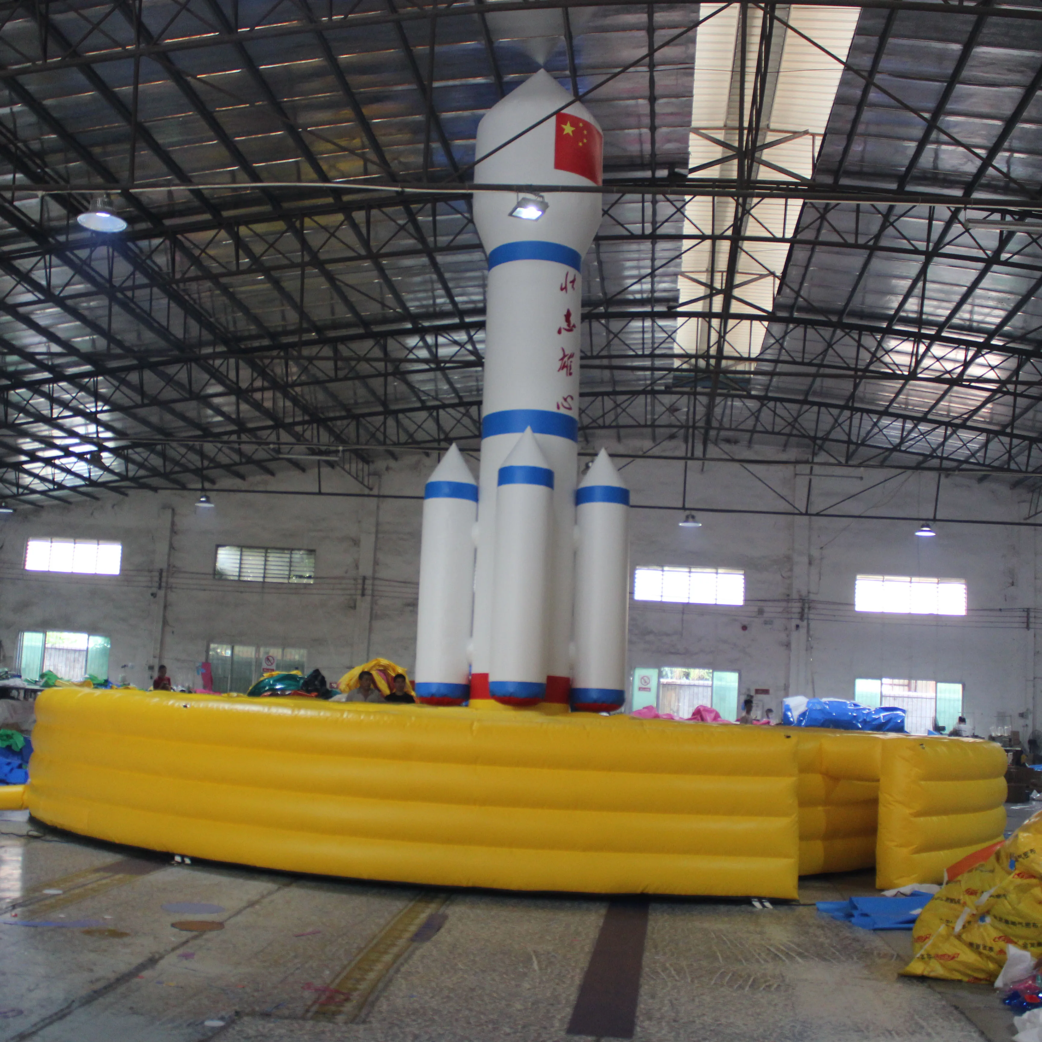Fun programme props PVC Inflatable labyrinth Castles House  Rocket ship shapes large Outdoor Water Playground