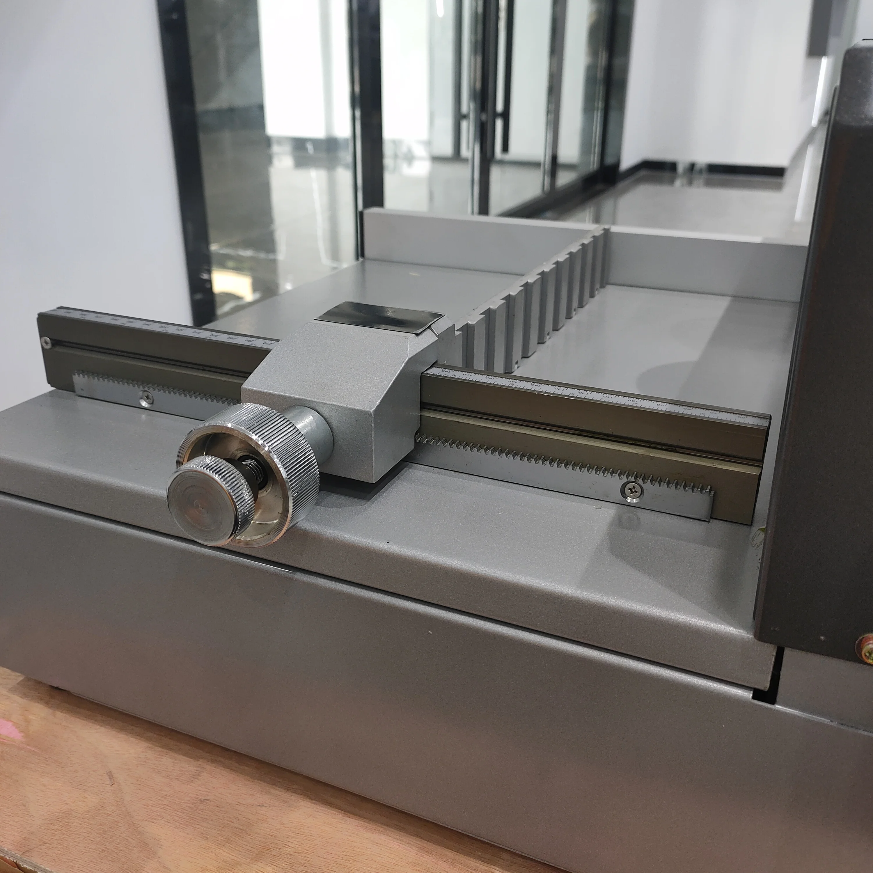 FN-E330D Mini electric precise paper cutting machine cutter machine for office equipment