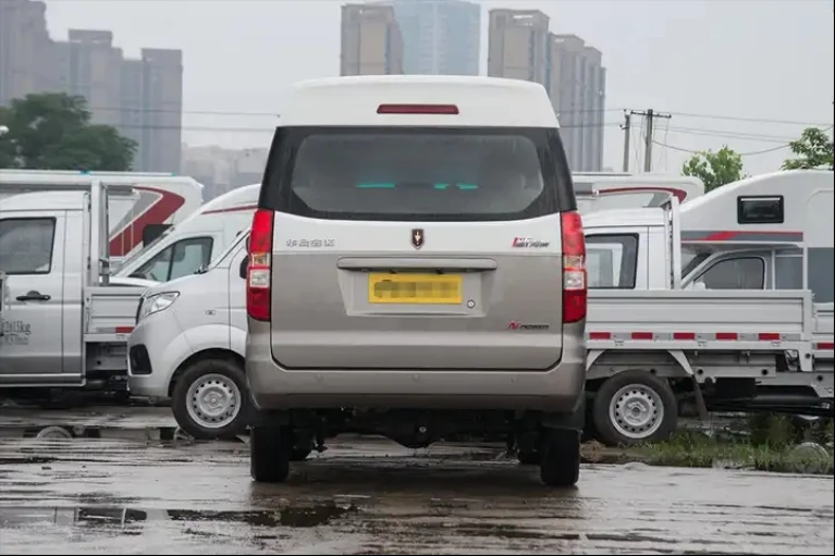 New and Used   Mini Van 7 Seats JINBEI Hiace Gasoline CNG Optional  MINI Bus for Sale