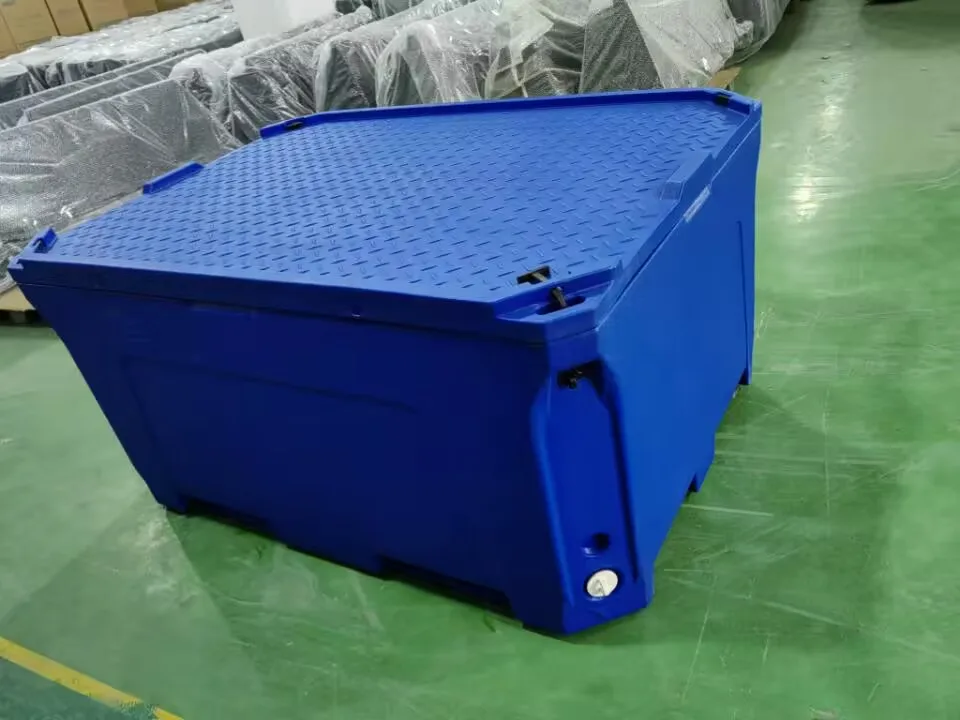 660L Large capacity Roto molded fish bins cooler box Insulated Plastic Container