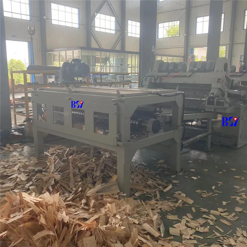 Automatic 4feet and 8feet spindless veneer rotary peeling lathe for osb/wood veneer shaving machinery