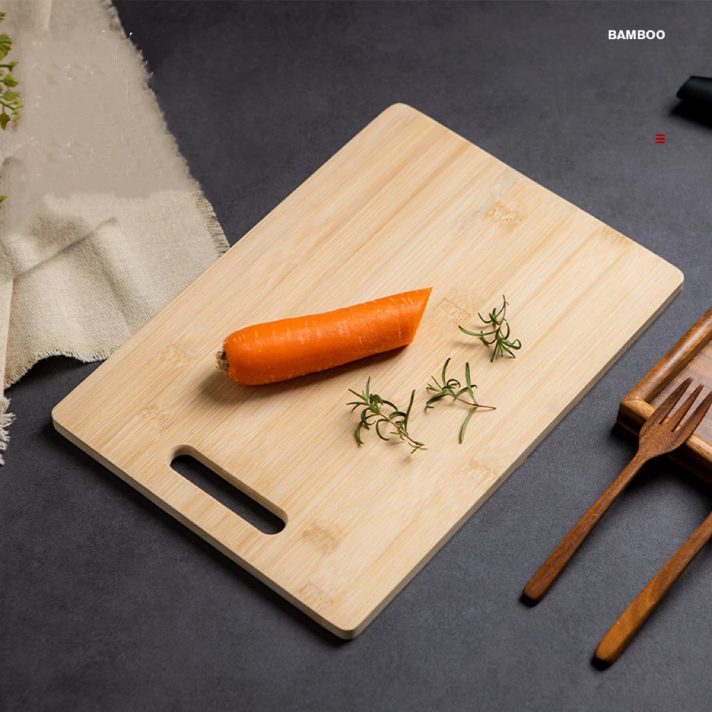 Хорошее качество прочная 100% натуральное бамбуковое дерево квадратная разделочная доска с круглой ручкой для домашней кухни