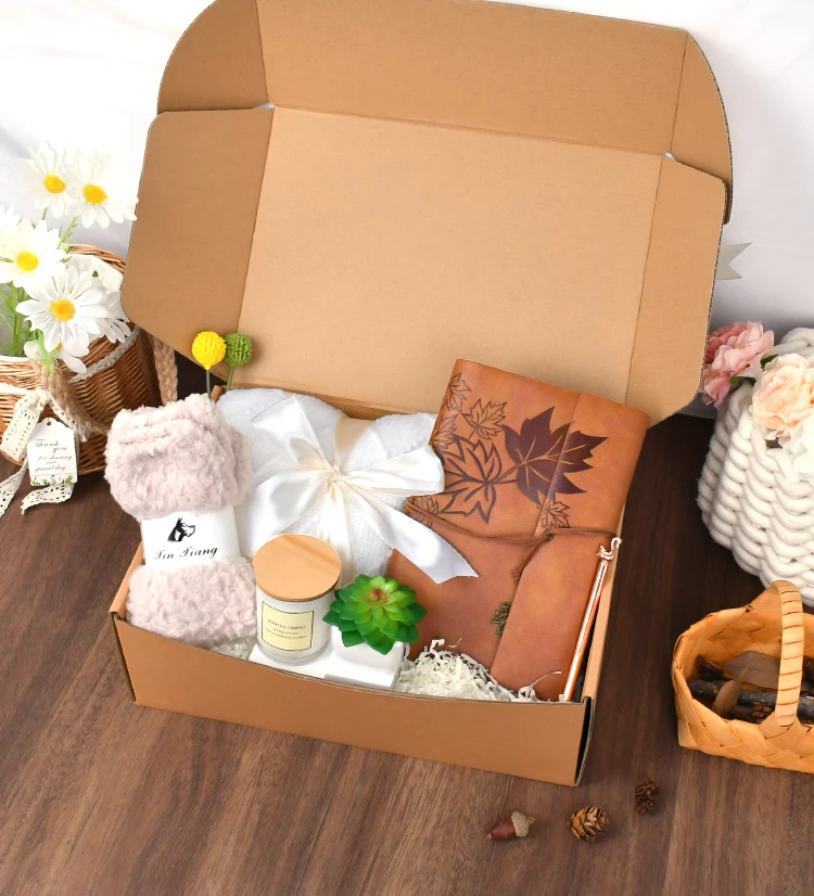 2024 New Arrival Birthday Gift Set Elegant Gift Sets Blanket Socks Coffee Mug Journal Women Gift Set