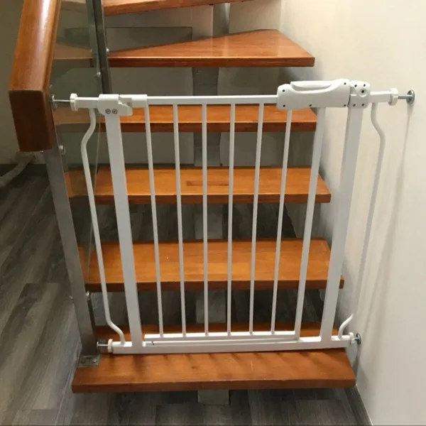 Factory Direct Sale Baby Safety Door Adjustable Pet Child Gate Baby Fence Gate Pet Guardrail Safety Stairs Door