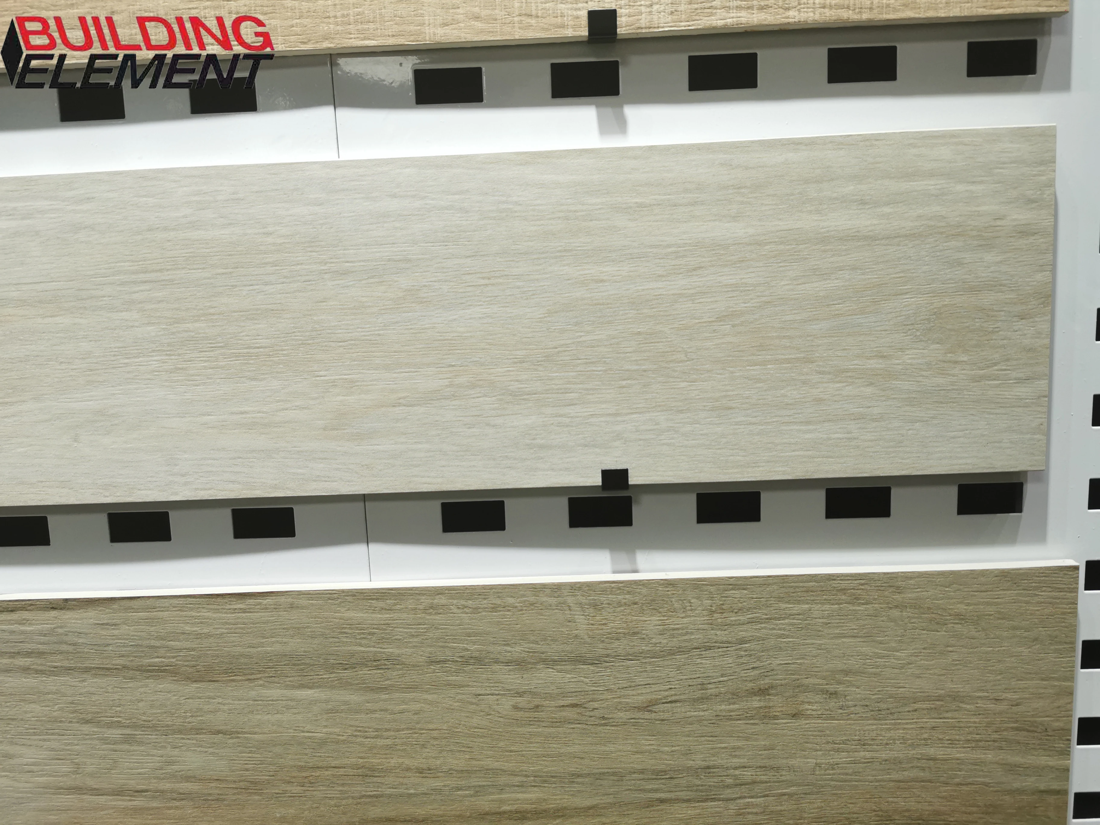 Дешевая продажа высококачественной деревянной настенной плитки Foshan серовато-коричневая древесина выглядит как текстурированная напольная плитка