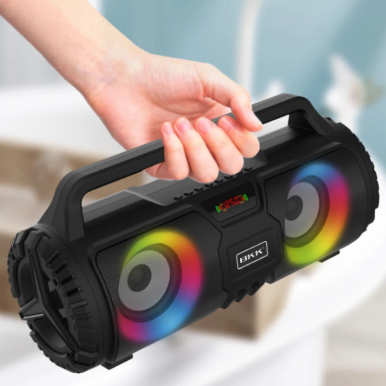 Factory new clear sound super bass wireless BT speaker portable with handle karaoke speaker boombox with LED lights