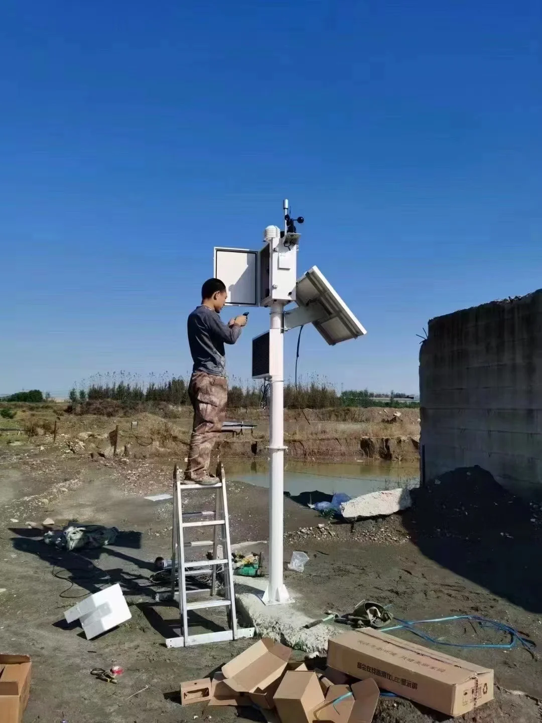 Quick Installation IP65 CCTV Camera Kit with Lithium Ion Battery Solar Energy System for Efficient Security Camera System