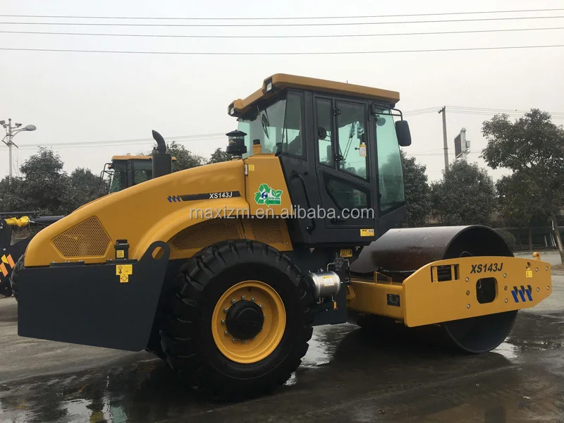 Xuzhou Factory 14t Soil Compactor New Road Roller with Pad Foot XS143H XS143J