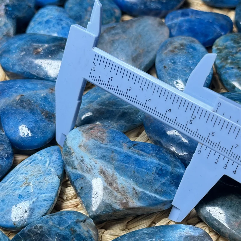 Wholesale Natural Crystal Crafts blue apatite heart palm stone Carvings Gemstone Crafts For Decoration
