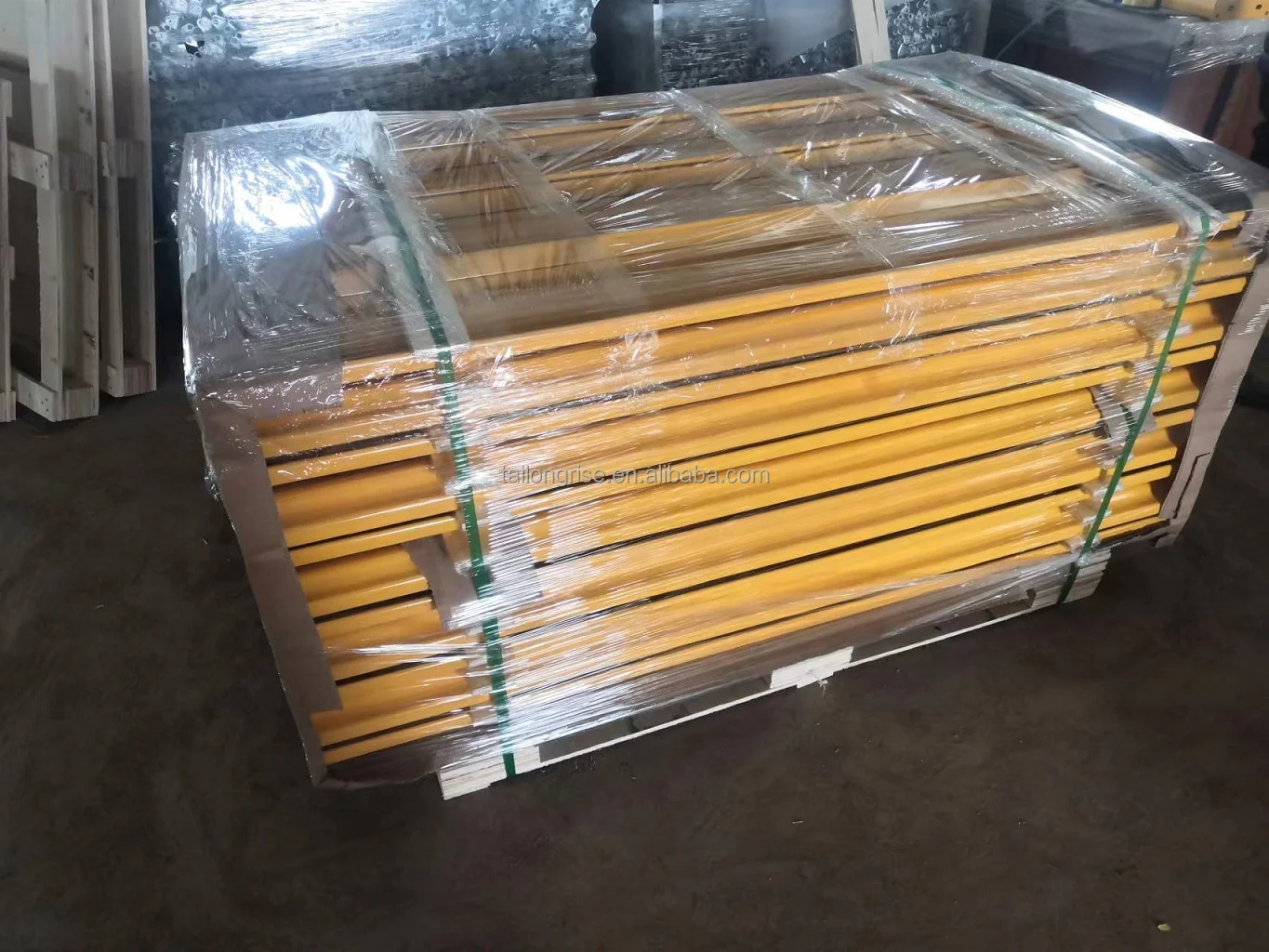 Double Wave Protective Beam Warehouse Equipment Guard Rail Metal for Industrial Traffic Safety Barrier Guardrail