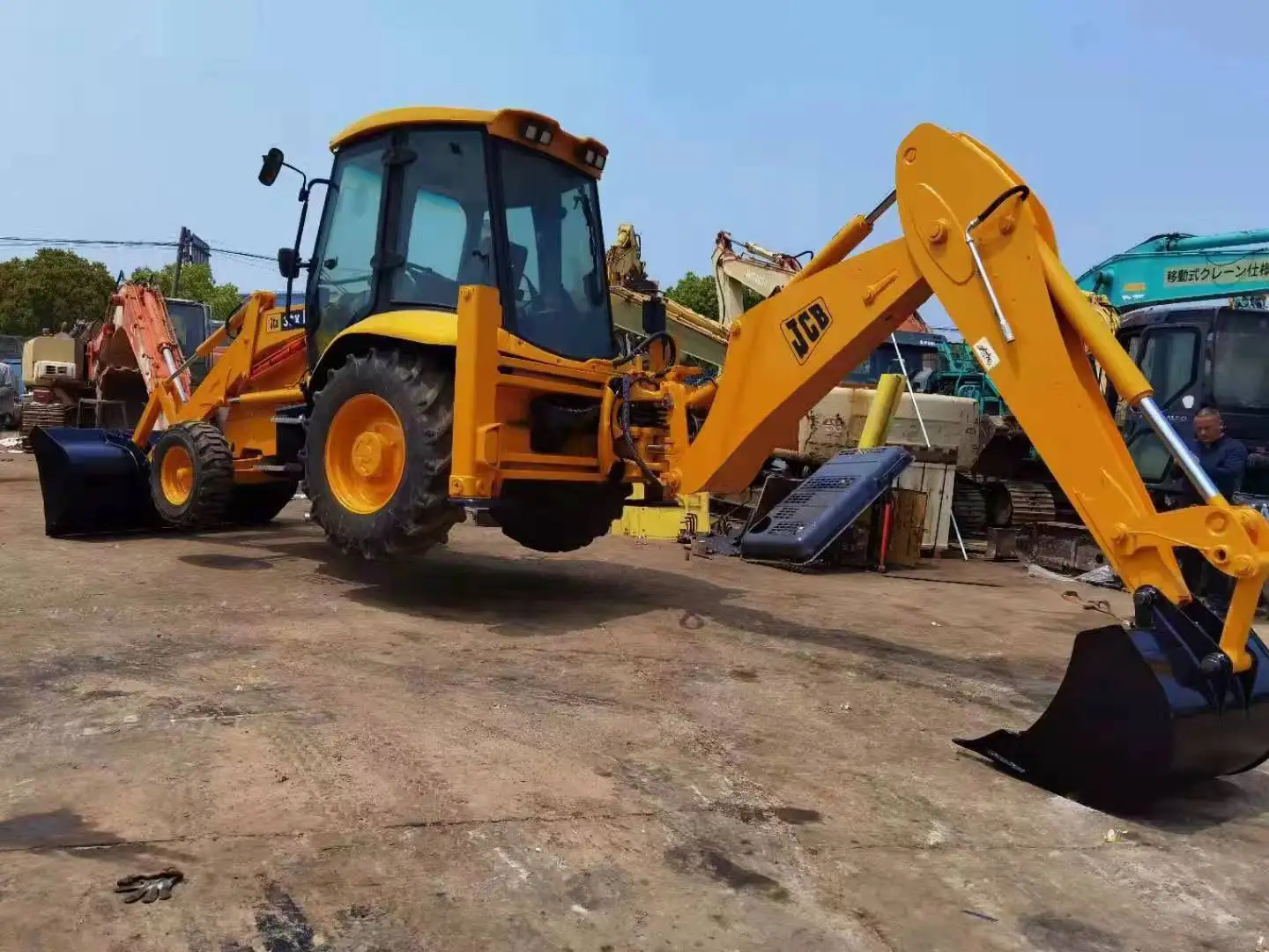 Погрузчики JCB 3CX в хорошем рабочем состоянии подержанные продажа