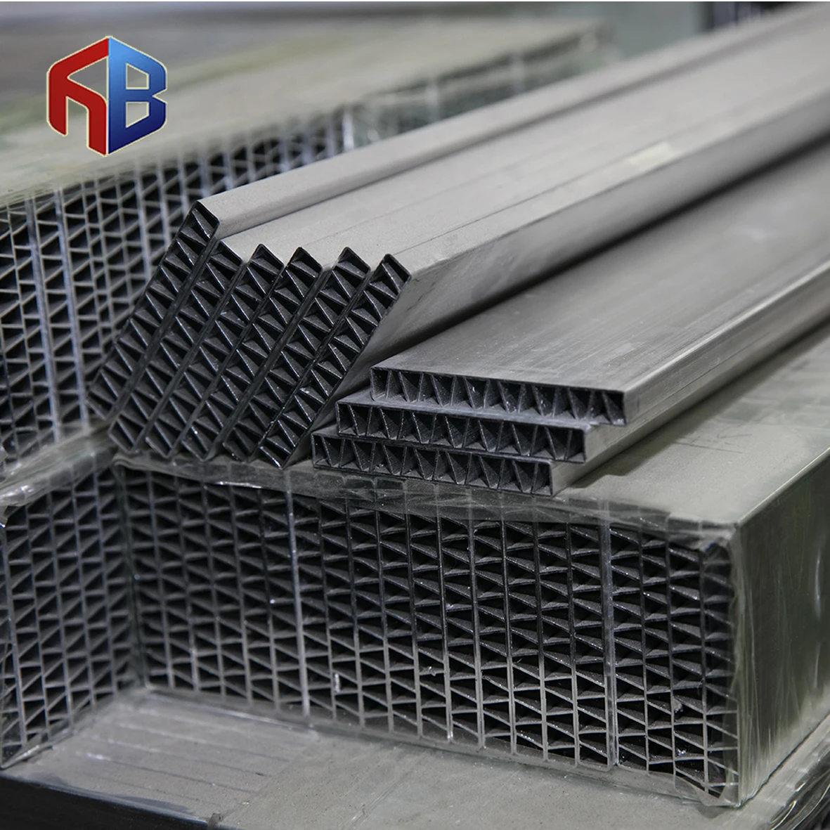 Radiator 239A2-10102 for TCM Forklift FD20-30C3Z C6 Isuzu C240 Engine