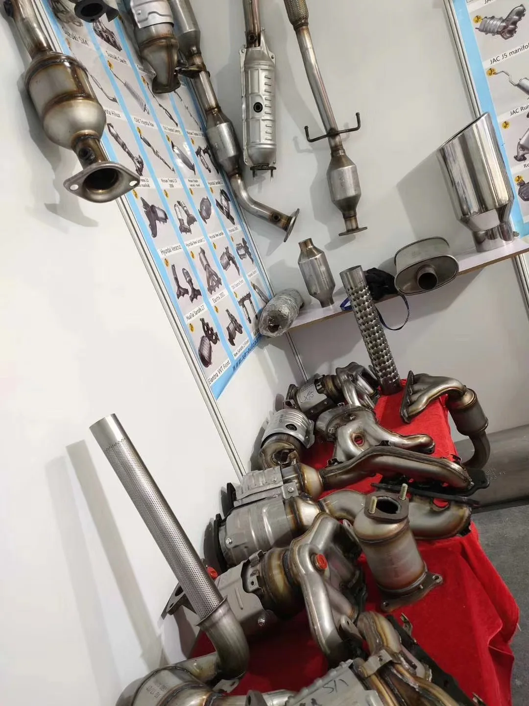 Хит продаж универсальный Овальный каталитический конвертер с плоским сотовым керамическим катализатором внутри euro1 euro3 euro4 euro2