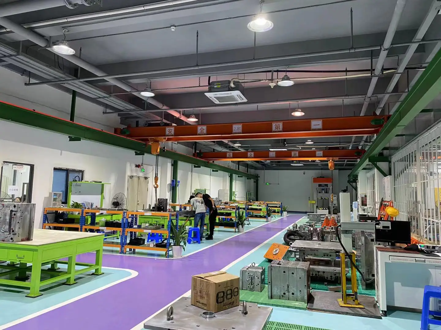 hot runner nozzle molding injection molding plastic soldier toys plastic pellets for injection molding