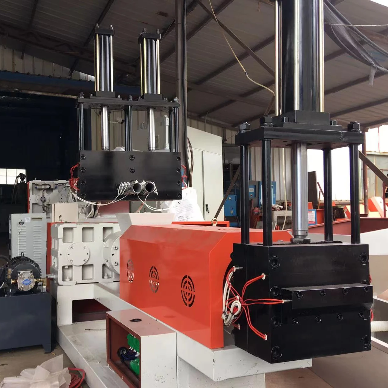 HDPE смешанные хлопья одновинтовой экструдер дисковый гранулятор 300 кг/ч