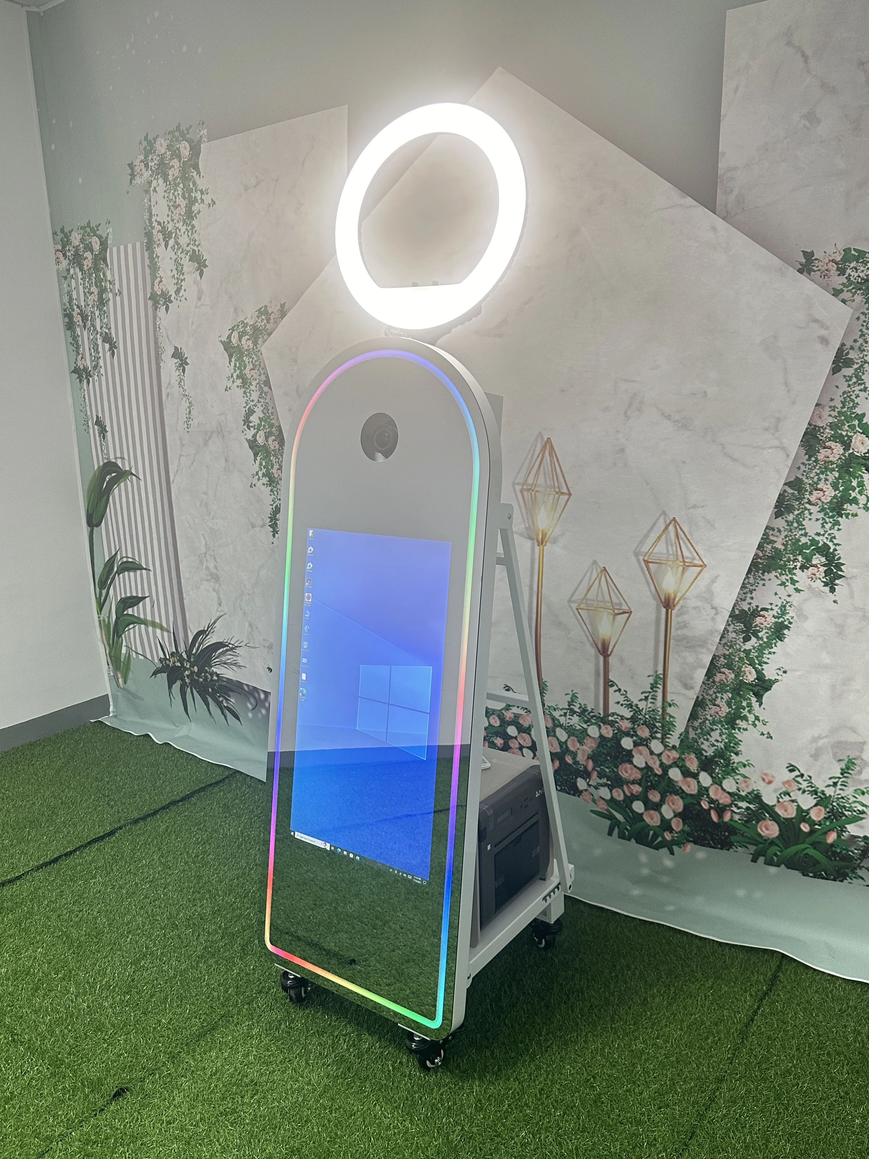 Fashion Design Wedding Party High Glossy Metal Case Selfie Magic Mirror Photo Booth for Events