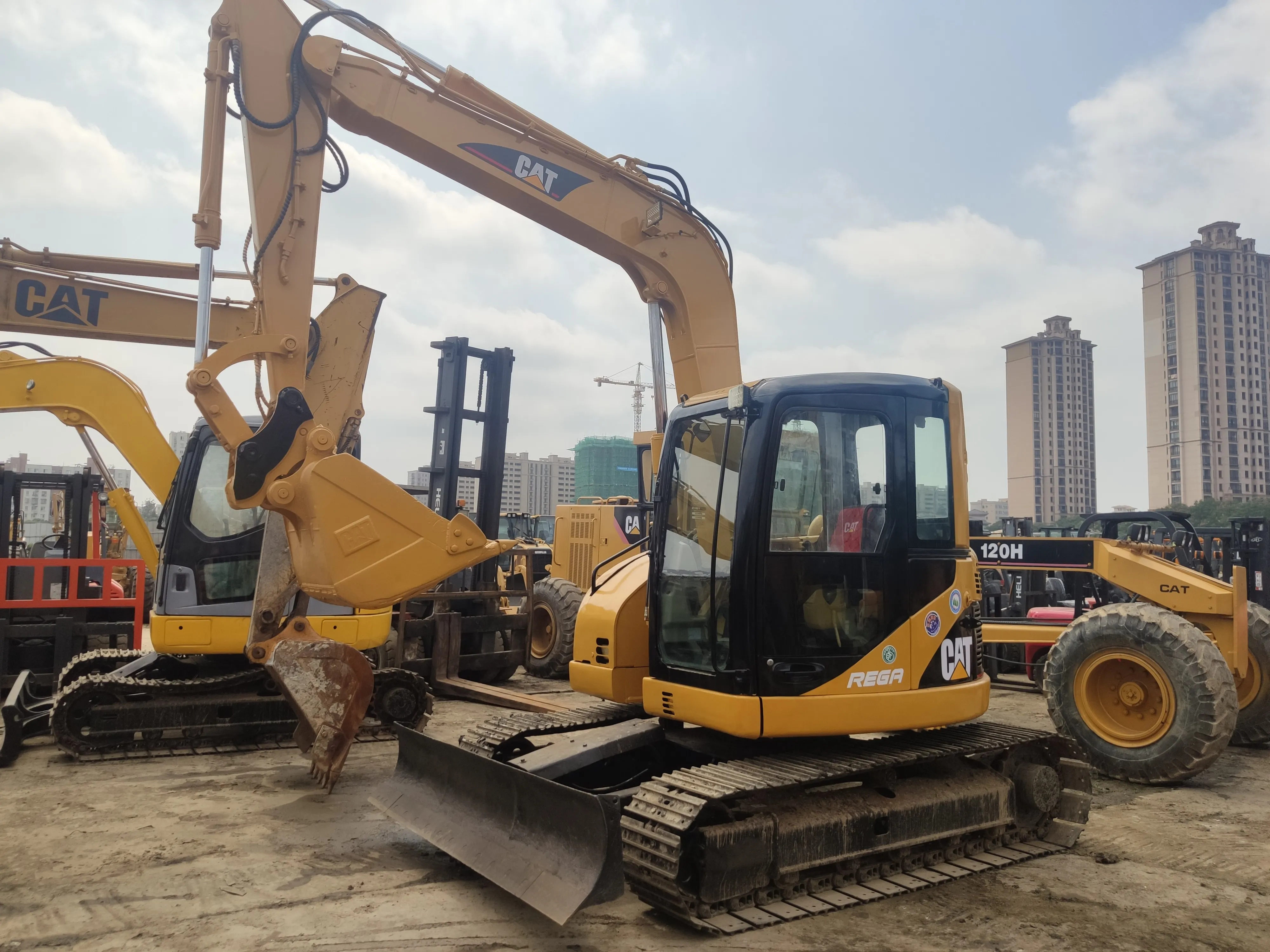 Б/у экскаватор ca terpillar CAT308 8 тонн экскаваторы на нашем дворе