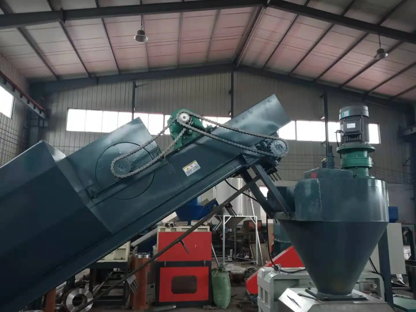 Автоматический экструдер для пластика, машина для подачи сырой пленки