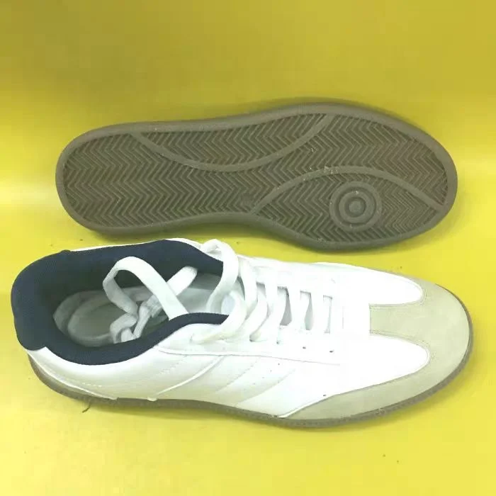 Man round toe sneakers plastic shoe lasts