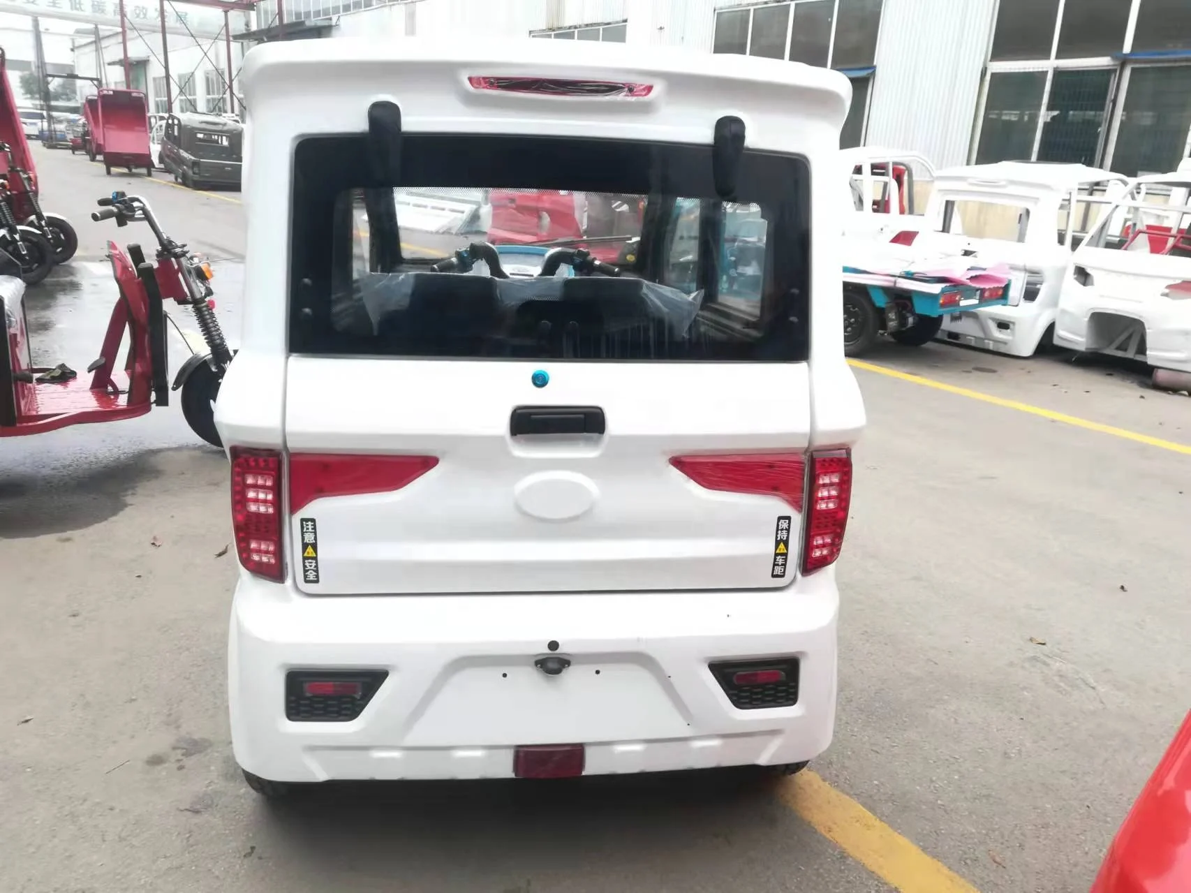 2022 Hot Sale Factory Price 1000W ELectric Tuk Tuk for Sale