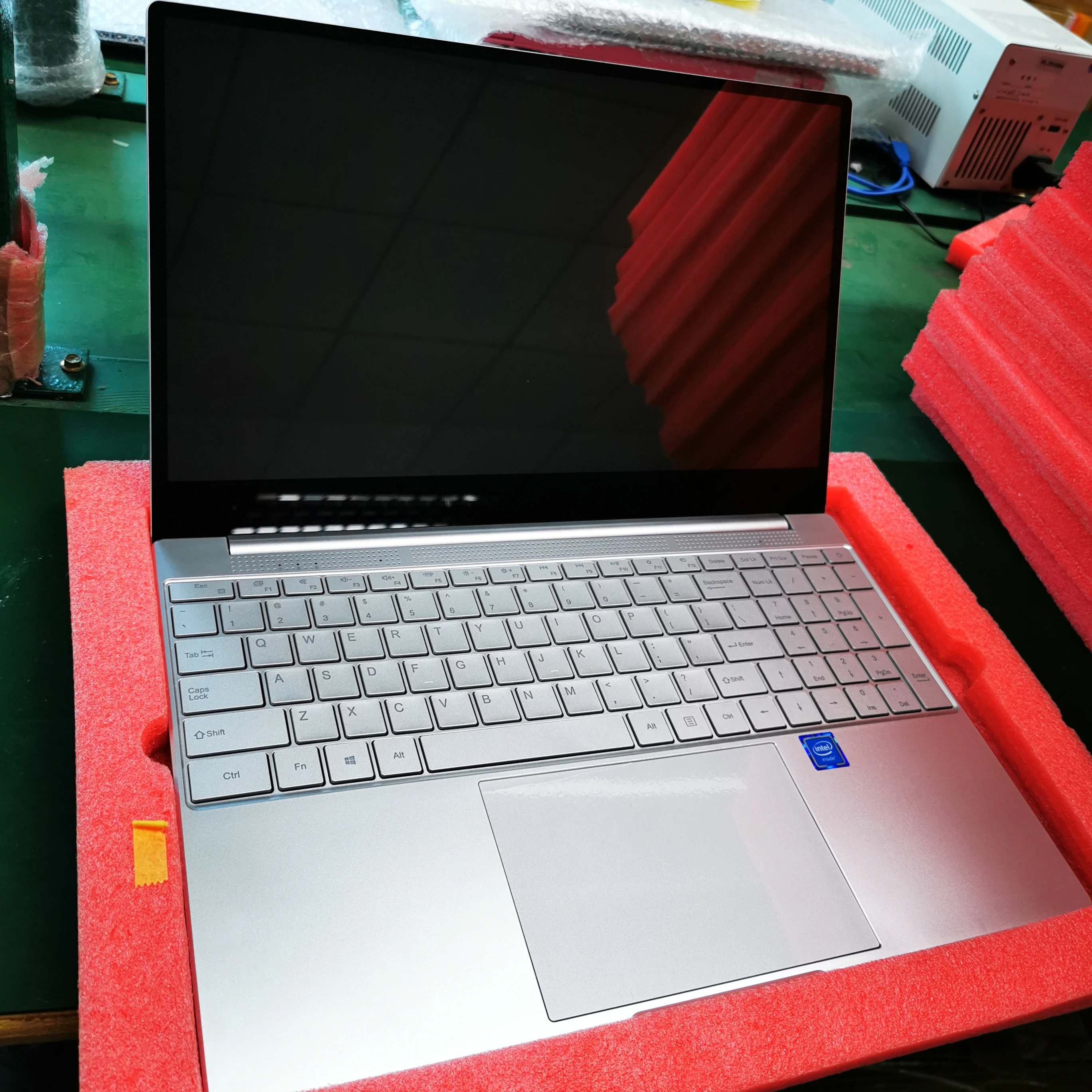 
Hot selling ultra-thin backlit keyboard 15.6-inch Core I3 I7 manufacturer window cooler fan 17inch gaming laptop rog zephyru gx 