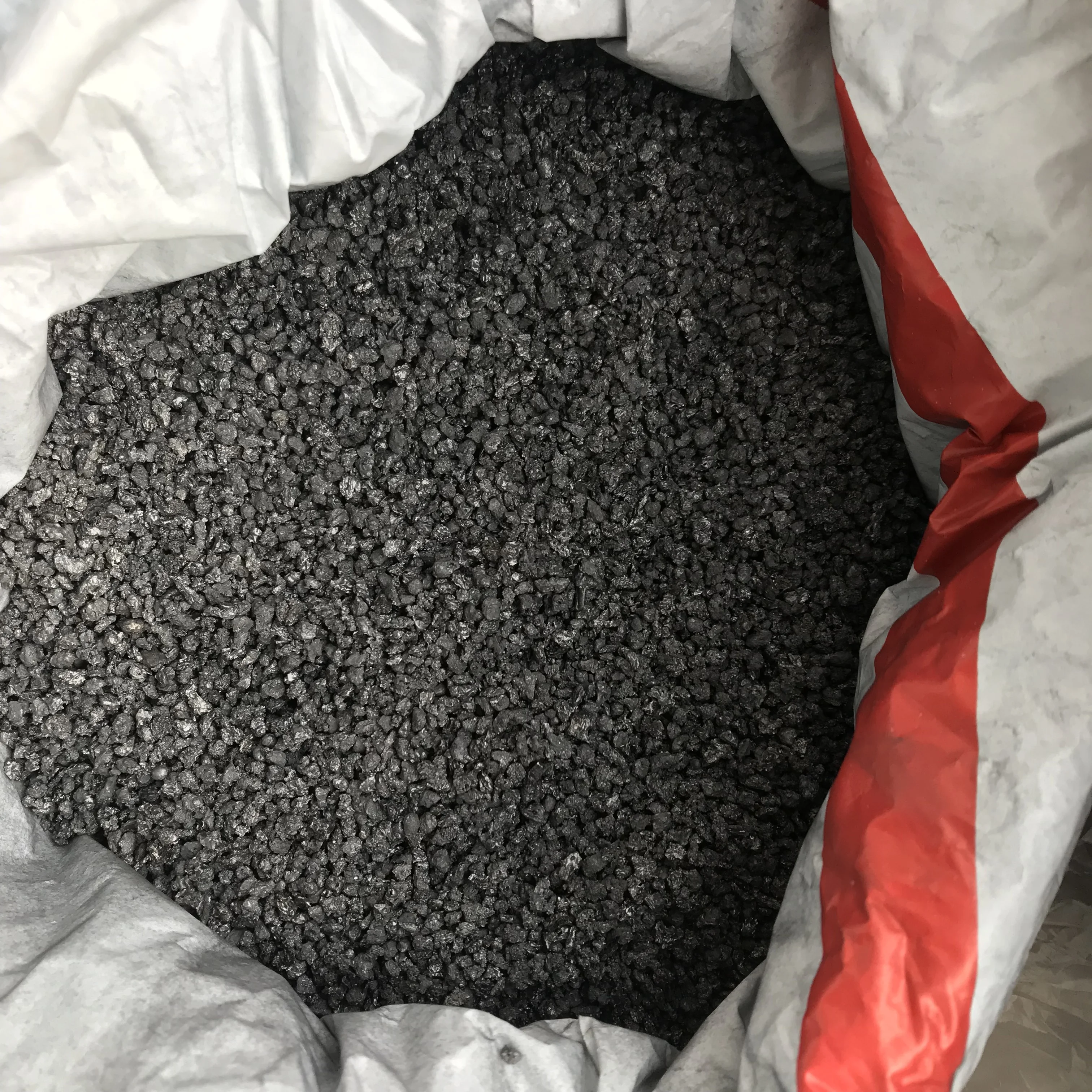 98.5% fixed carbon calcined petroleum coke with 0.5% sulphur with low price for sale