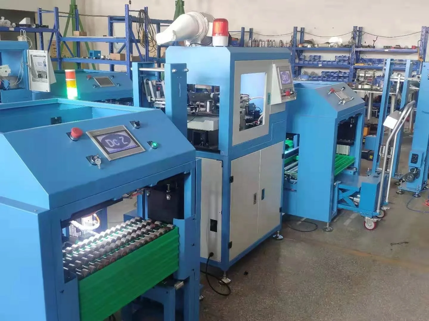  Rubber roller automatic gluing machine for Spinner Wheel