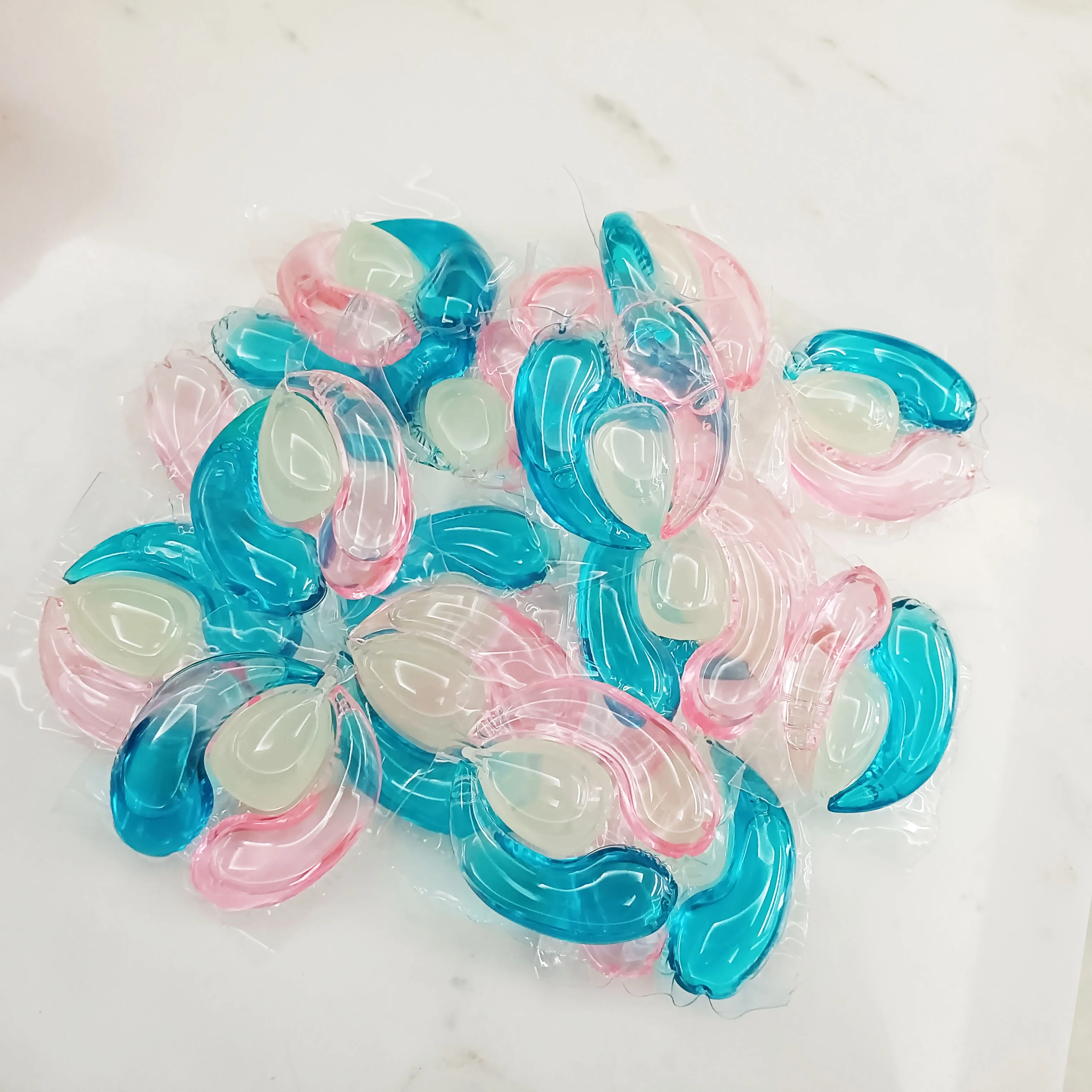 OEM 3 in 1 Laundry Pods fragrance laundry Detergent Capsules  Wholesale Natural Organic Washing Cleaner products