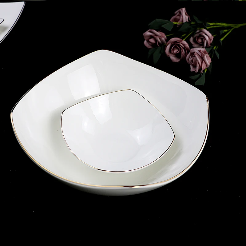24pcs dinnerware set wholesale luxury porcelain tableware set dubai gold ceramic dinnerware wedding plates set