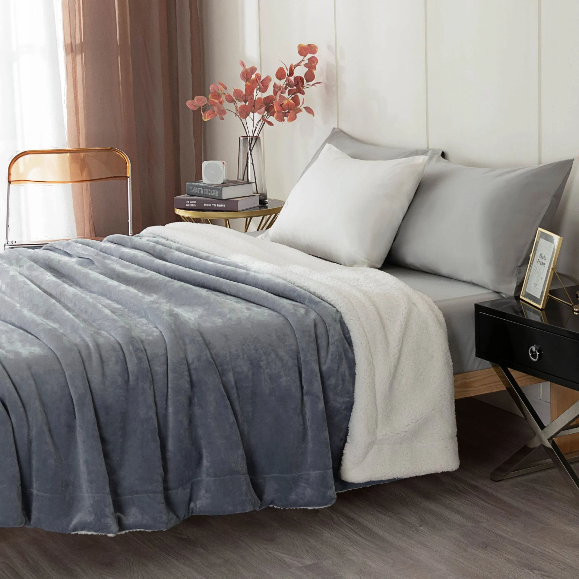 High-quality flannel blanket household bedroom  double-layer thickened lamb blanket