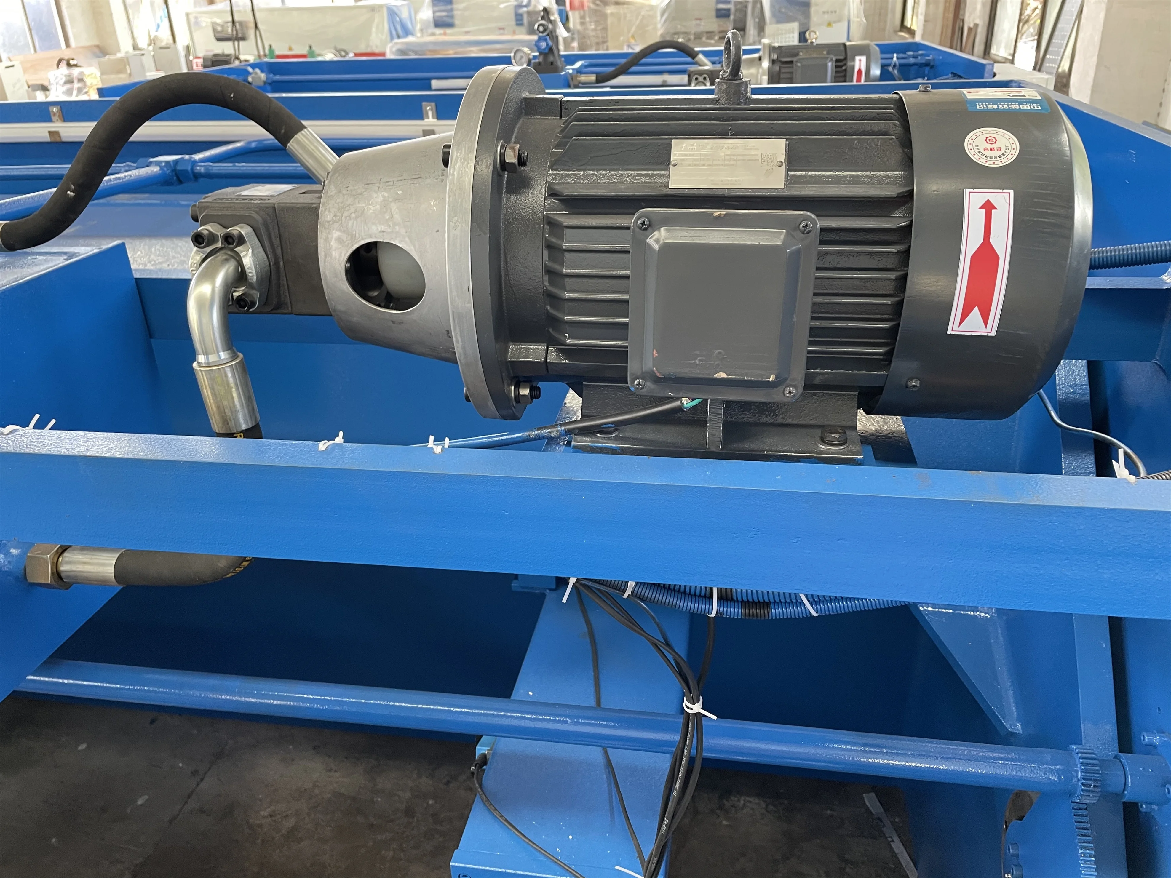 8*2500 factory sale  hydraulic  shearing machine metal cutting machine