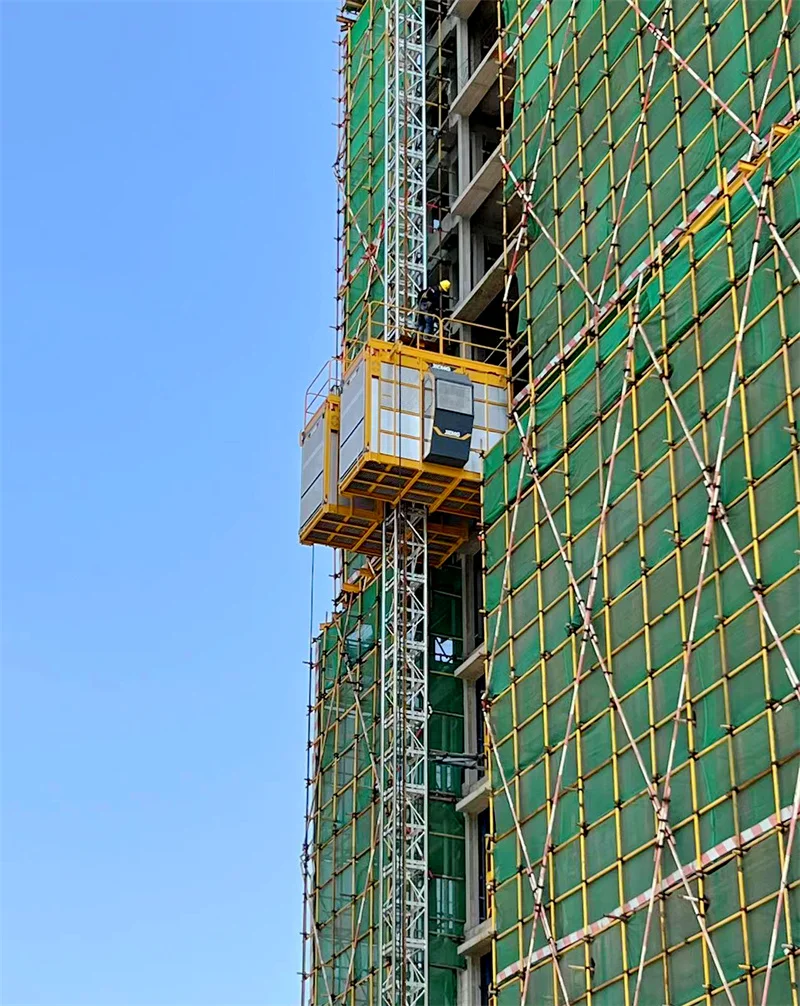 XCMG Official 2*2000kg Lifting Capacity SC200/200ES1 Double Cage Construction Hoist For Sale