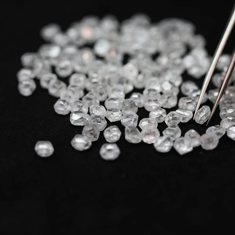 Synthetic lab grown 4 carats HPHT CVD white loose broken diamond real rough uncut white diamonds