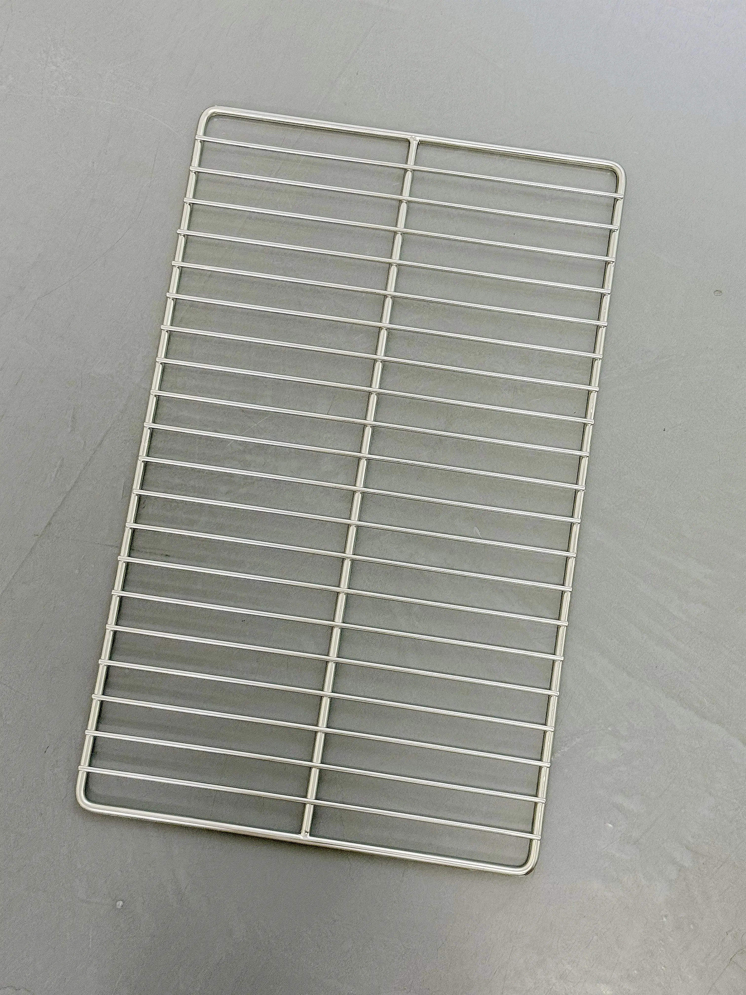Non-Stick CookSurface Bread cake Cooling Grid Rack oven Barbecue grill for Restaurant and bakery 325X530MM D 7MM in stock
