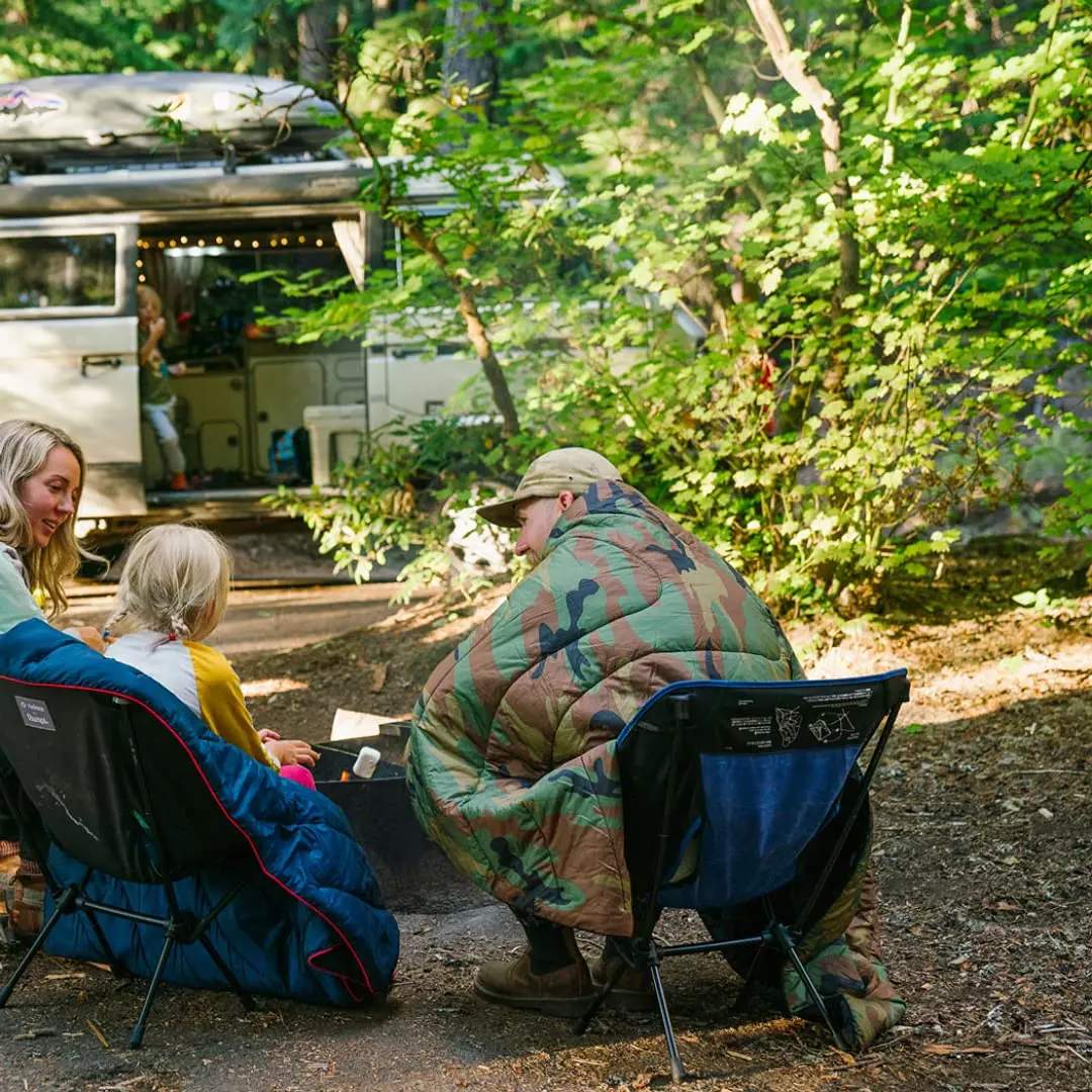 Custom Water-resistant Lightweight Packable Puffy Picnic Blanket Waterproof Camping Blanket Puffy Outdoor Camping Hiking Travel