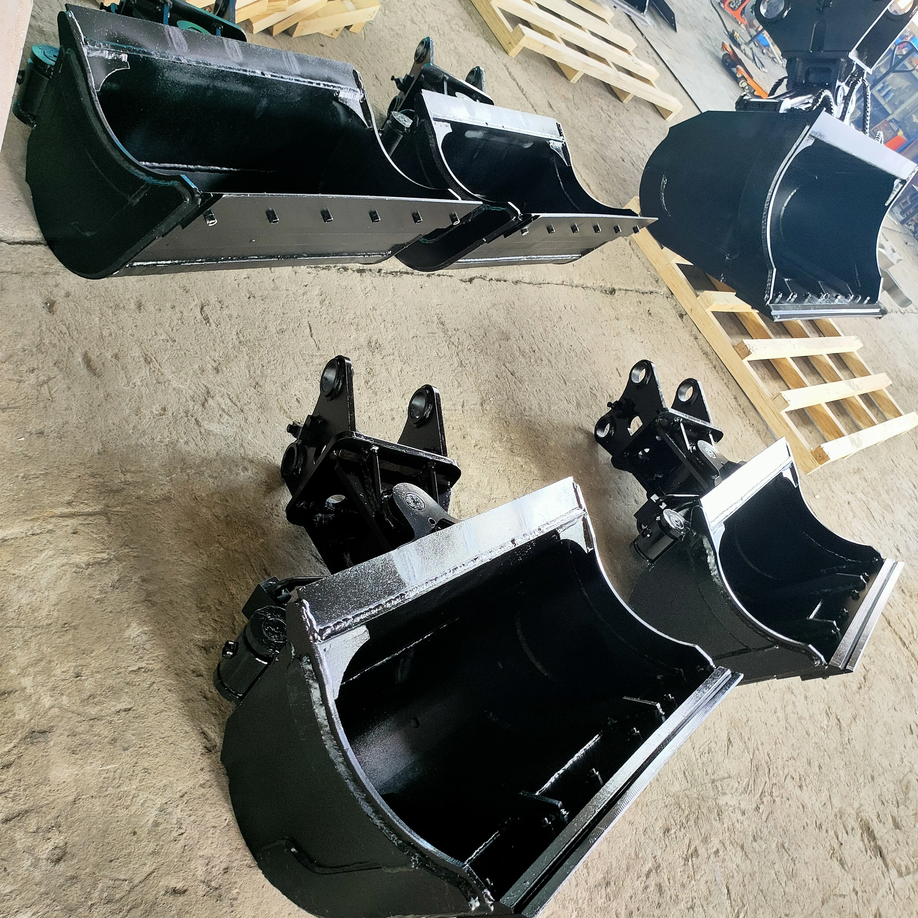 Construction machinery works attachment hydraulic rotating tilt bucket for kubota excavator