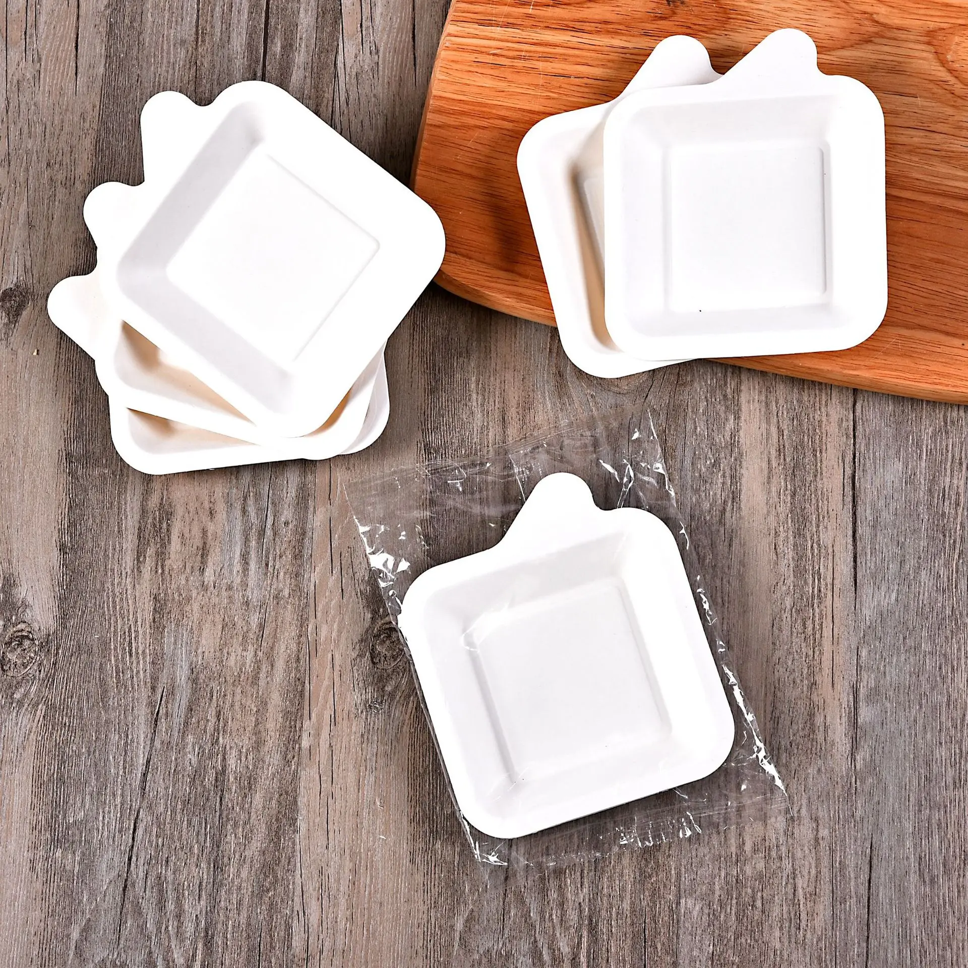 Wholesales White Square Sugarcane Bagasse Fiber Small Disposable Paper Plate for Cake Snack