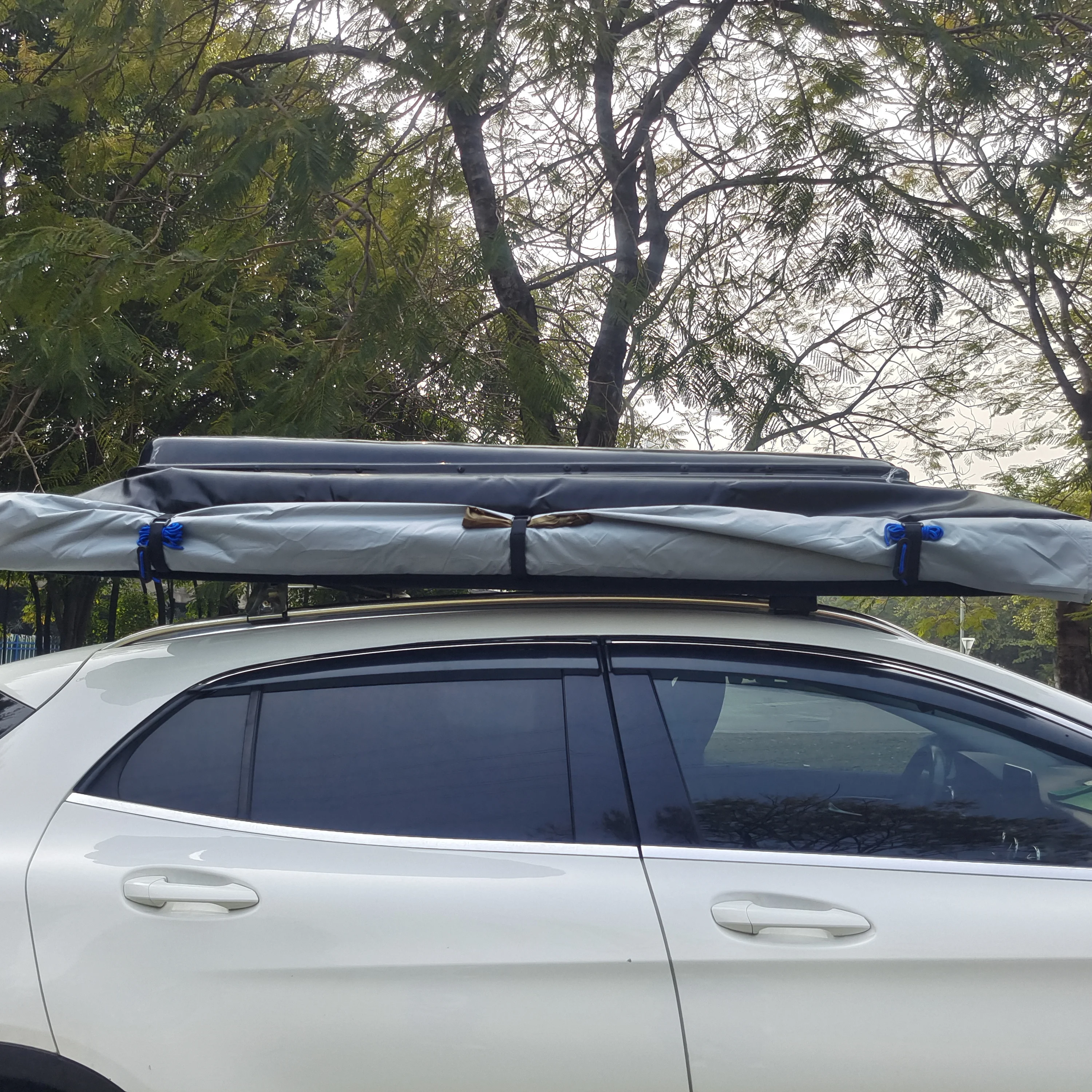 Outdoor Travel Beige Rooftop Camping Car Side Awning Outdoor