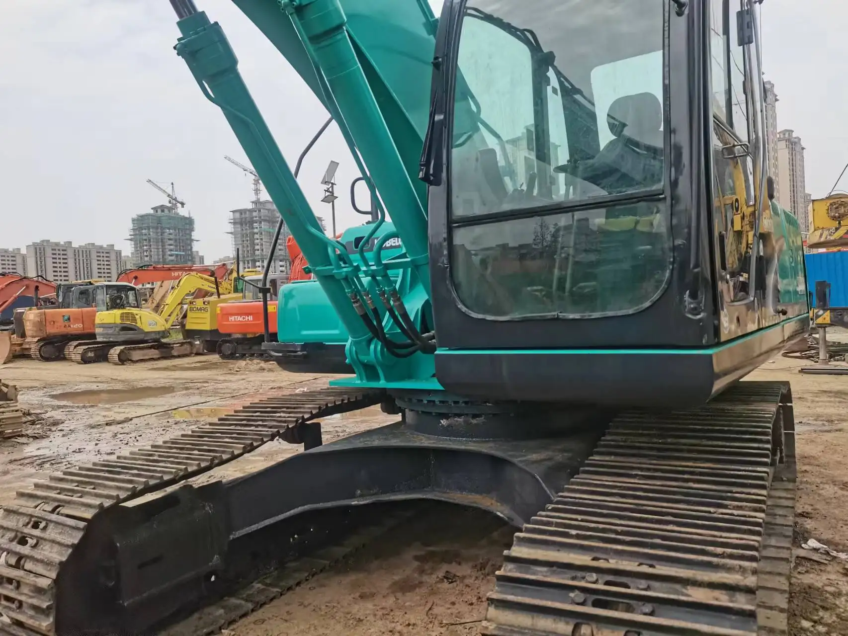 Used Japan made excavator Kobelc SK55 SK75 SK135SR SK140-8 SK200-8 Excavator komat pc220-6 pc200-6 pc200-8 pc220-8 pc240 pc300