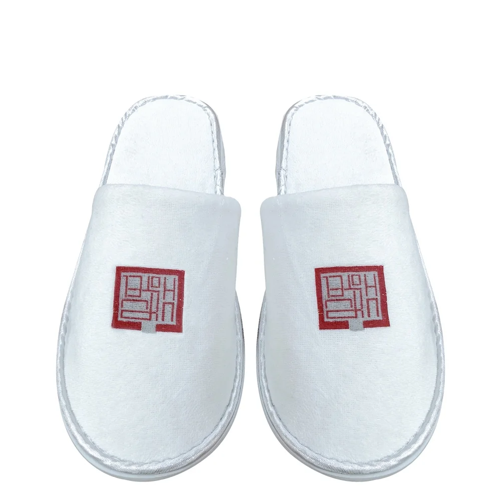 White Color Terry Velour Velvet Close Toes Slippers in EVA Sole Cloth Spa Hotel Bedroom Slippers for Women and Men
