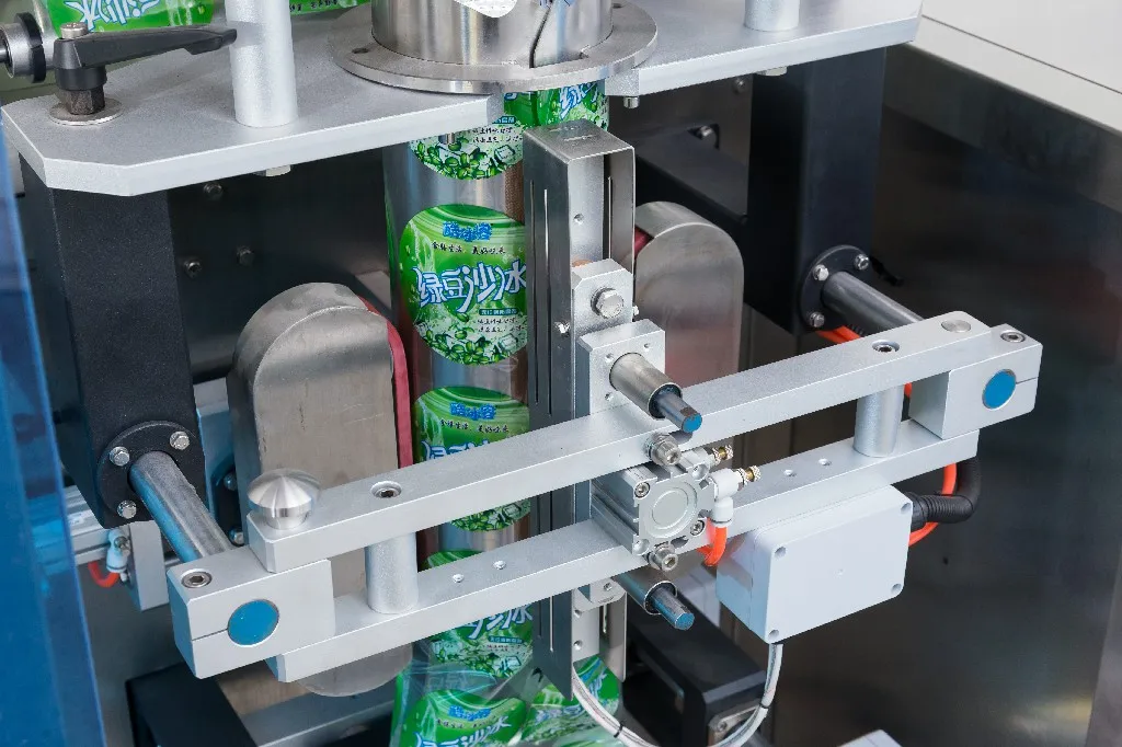 Dried food dry fruit banana chips screw coffee beans granule vffs gummy pasta packaging machine