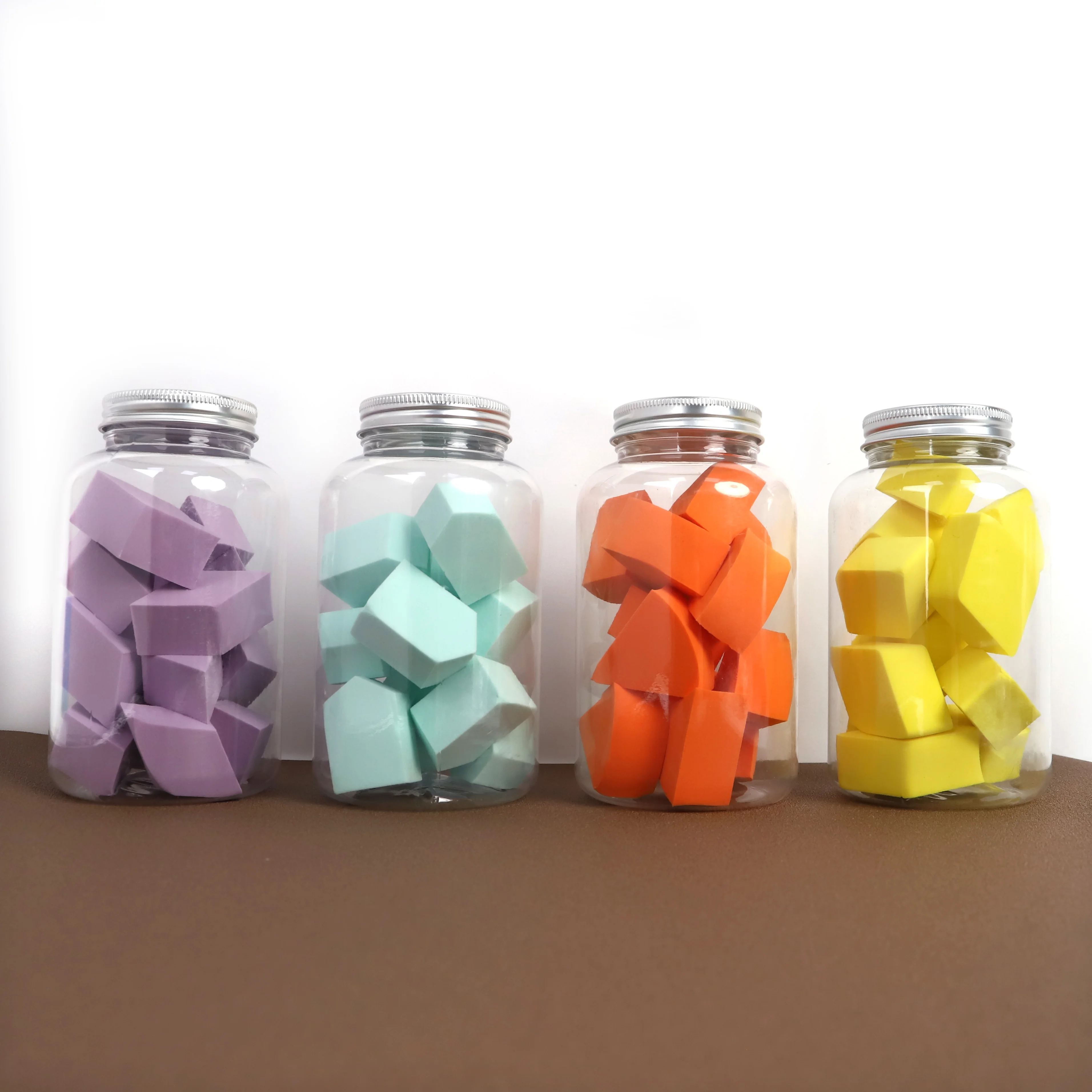 wholesale factory fluffy powder puff makeup sponges for all kinds of cosmetics beautiful blender holder