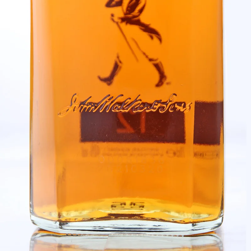 Customized Black Label 12 Year Blended Aromatic Flavours Scotch Whisky