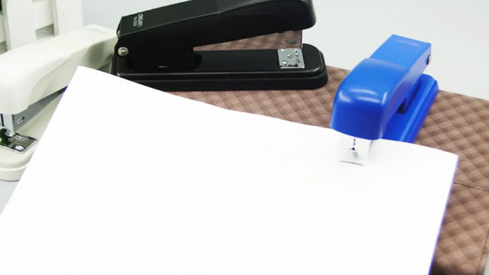Hot Selling Plastic Paper Manuel Metal r 24/6  Staple for school and office