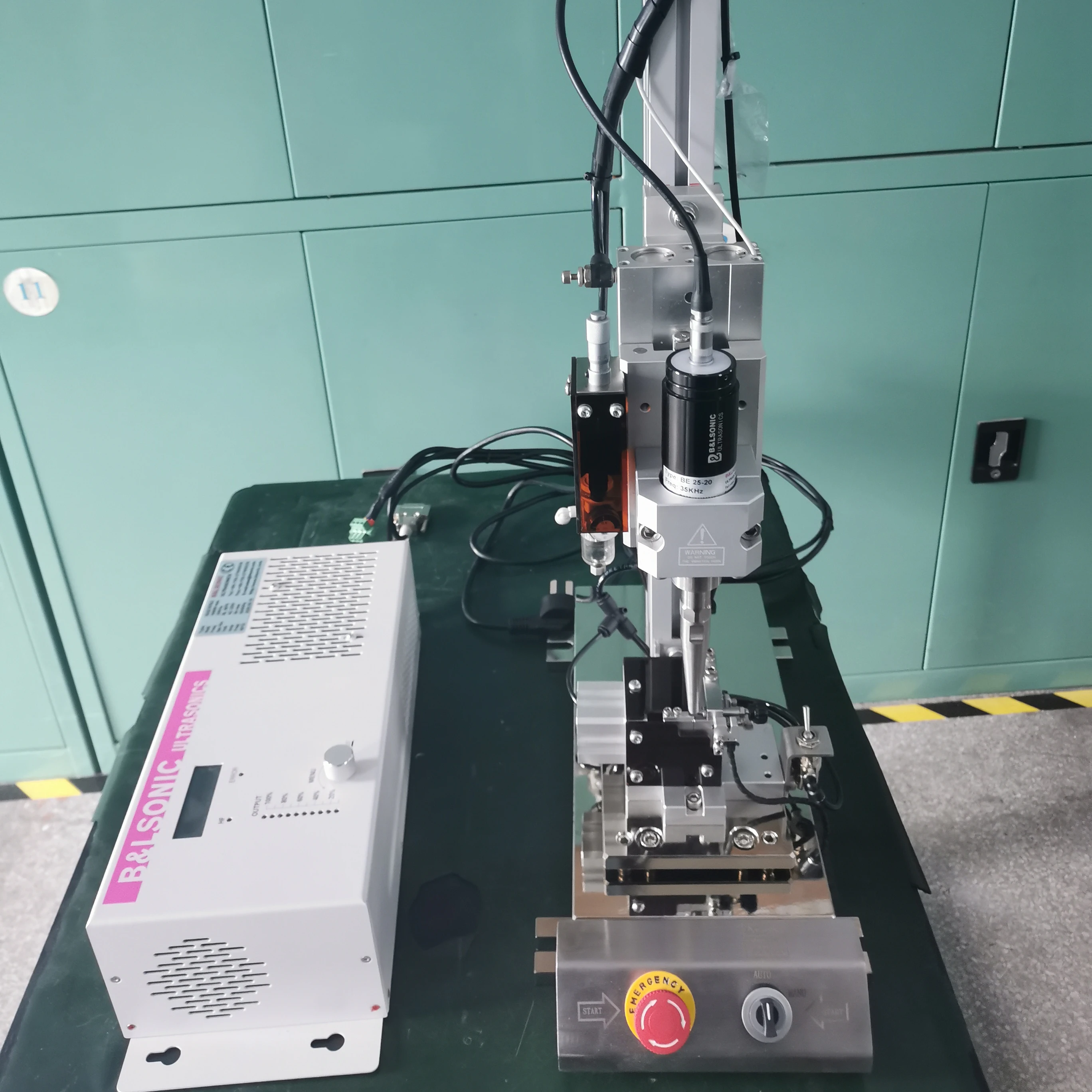 factory hot sale Good Quality Ultrasonic plastic welding machine ultrasonic hand spot welder machine