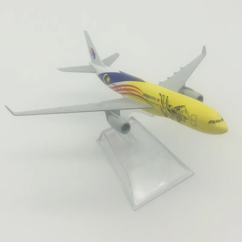 NEW 16cm Alloy Metal Air Malaysia Airlines TIGER Airplane Model Airbus 330 A330 Airways Air Plane Model Stand Diecast Aircraft