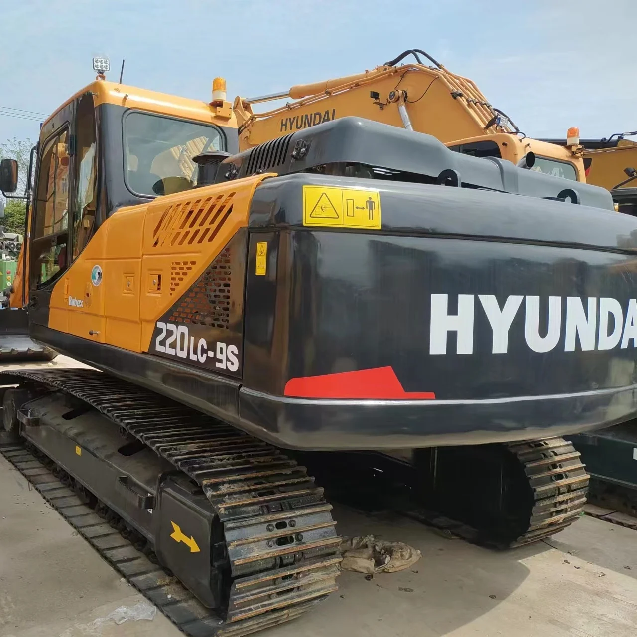 Продам новый оригинальный экскаватор Hyundai 60LC-9 маленький Отличная производительность 220LC-9S 305LC-9T большой