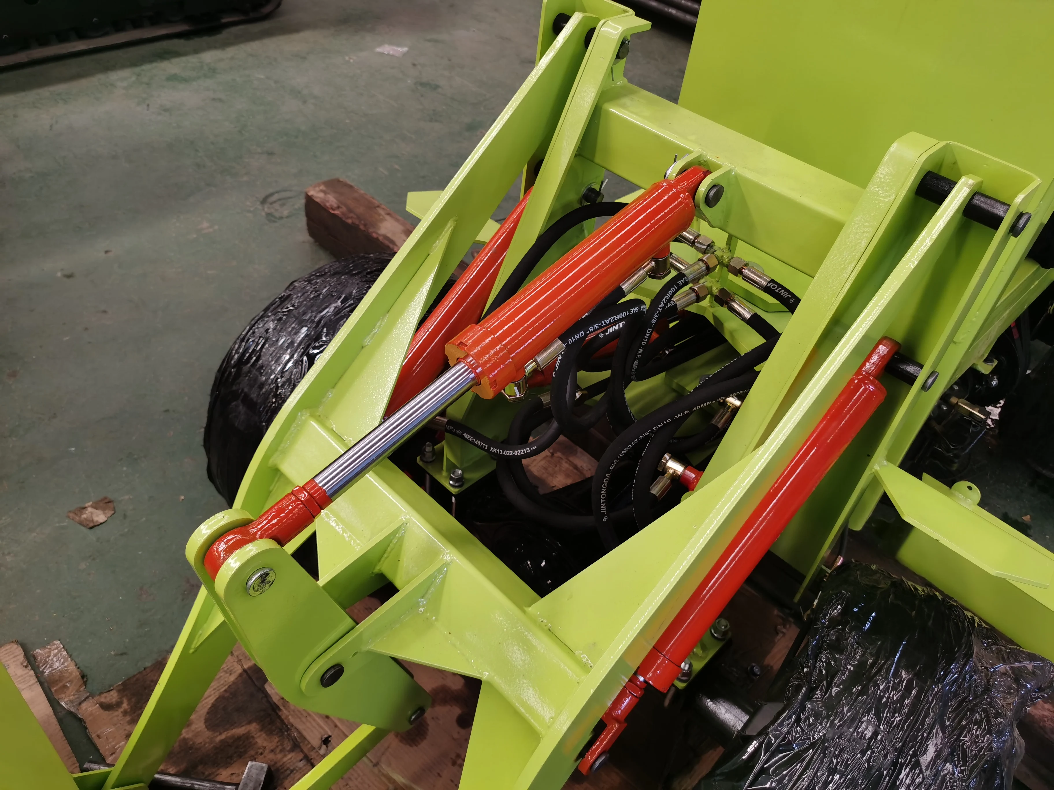 CE And Euro-V state /EPA Approved 4x4 Chain Driven Mini Wheel Dumper Loader For Sale