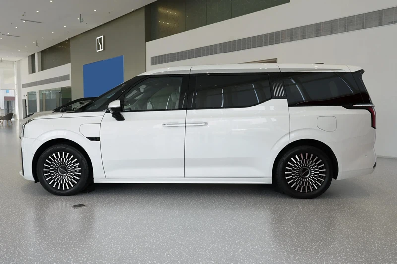 ZEEKR009 EV средних и больших 5-дверных 4/6 сидений MPV WE ME 789HP 230 км/ч Максимальная скорость 822 км дальность действия ZEEKR 009 электромобиль