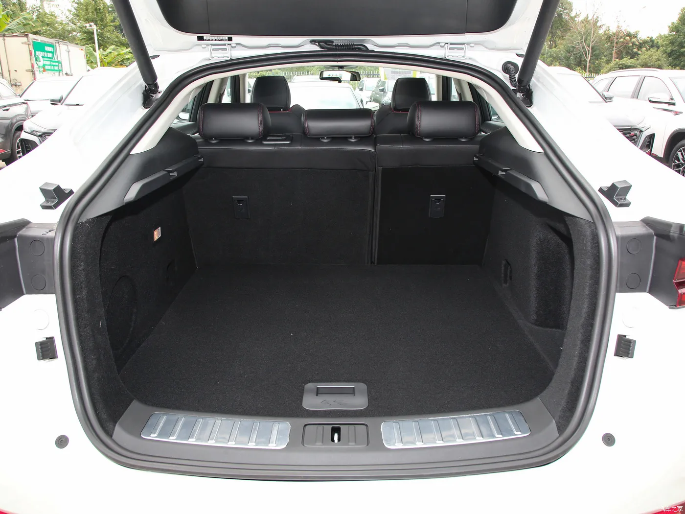 In Stock Hot Sale 2023 Changan CS85 Coupe Fuel 1.5t 188HP L4 DCT Elite Edition Imitation Leather 0km Used SUV